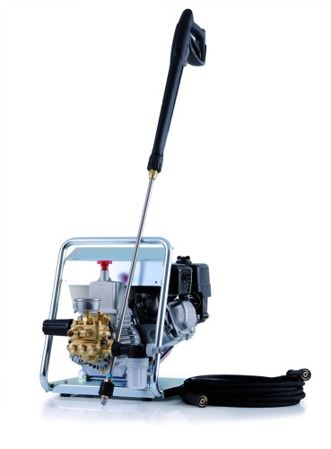 Profesjonalna myjka spalinowa Kranzle Profi Jet B 13-150 model przenośny. Ma otwartą ramę ze stali nierdzewnej, silnik Honda, widoczną pompę, obok urządzenia wąż ciśnieniowy