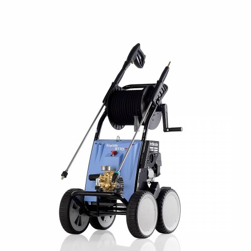 Profesjonalna, spalinowa myjka wysokociśnieniowa Kranzle Seria B 170 T. Posiada solidną metalową ramę, mocny silnik, mosiężną pompę i duży bęben z wężem. Urządzenie jest wyposażone w duże, terenowe koła.