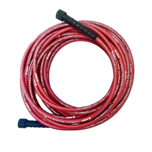 Wąż ciśnieniowy w kolorze czerwonym  markowy EHRLE , na wężu nadrukowane parametry techniczne: ciśnienie max. 210 Bar, średnica wewnętrzna 6mm, czyli DN6, profesjonalne osłony na zakończenia w kolorze czarnym, końcówki M22
