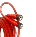 Wąż ciśnieniowy w kolorze czerwonym  markowy EHRLE ,  szczegółowo pokazane końcówki węża M22, profesjonalne osłony na zakończenia w kolorze czerwonym, końcówki M22
